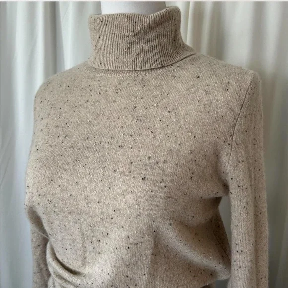 C by Bloomingdale’s 100% 2-ply Cashmere turtleneck sweater small. - Picture 4 of 8